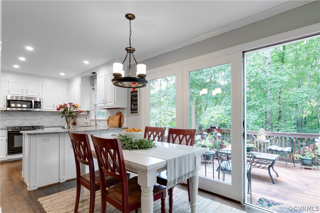 5607 North Chase Road Midlothian, VA 23112 - Photo 8 of 48 Sunny breakfast nook leads out to spacious deck fo
