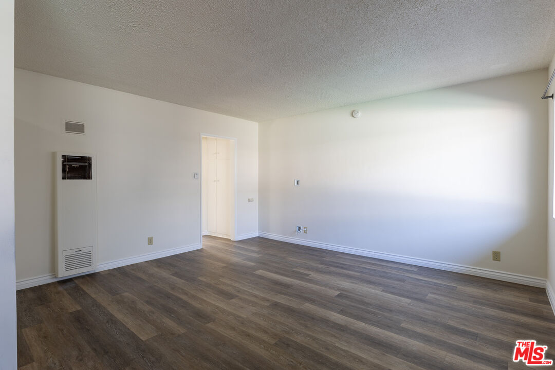 1295 Federal Avenue, Unit 8 Los Angeles, CA 90025 - Photo 8 of 12 a view of an empty room