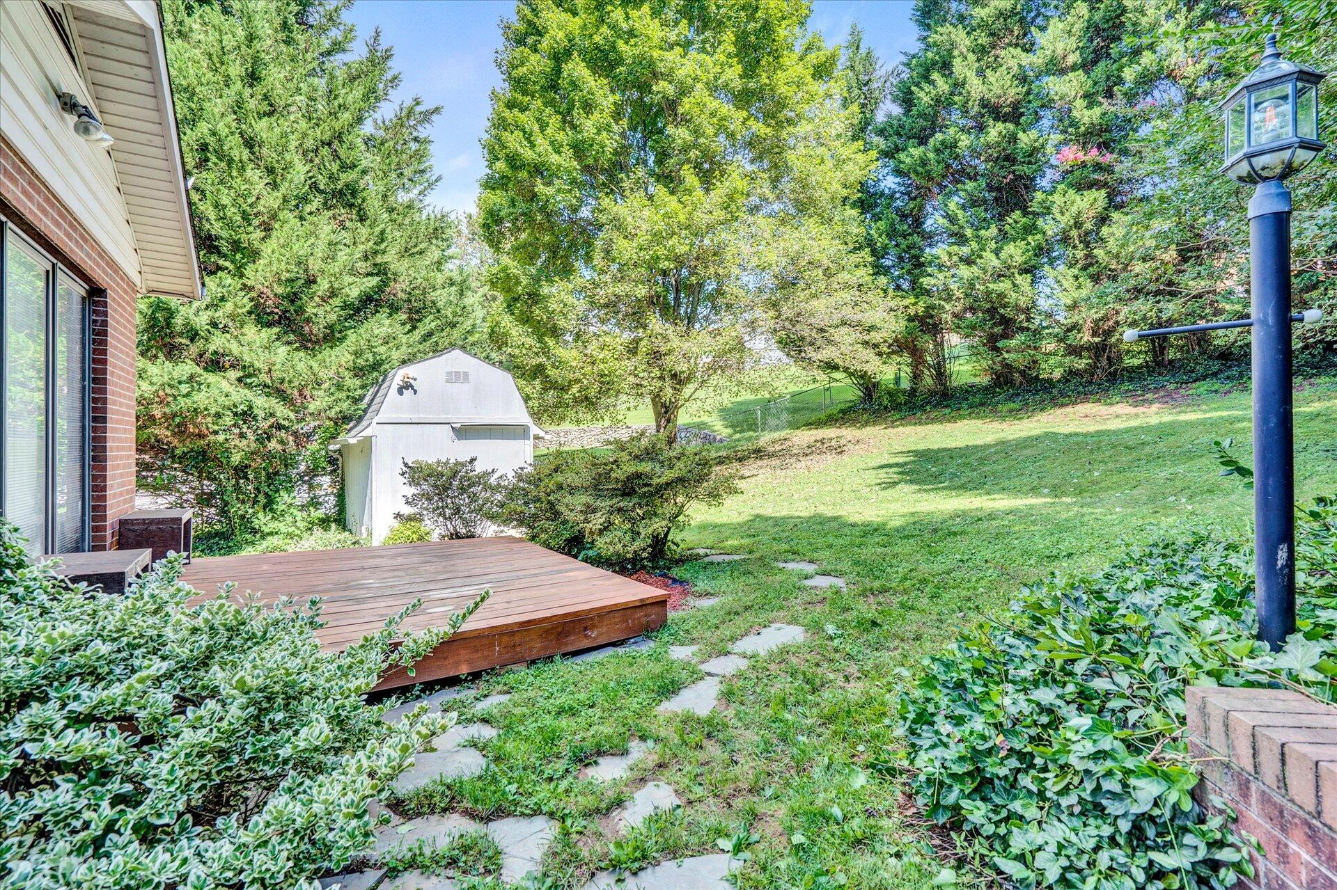 636 Timberidge Road Vinton, VA 24179 - Photo 23 of 24 23-DSC2087