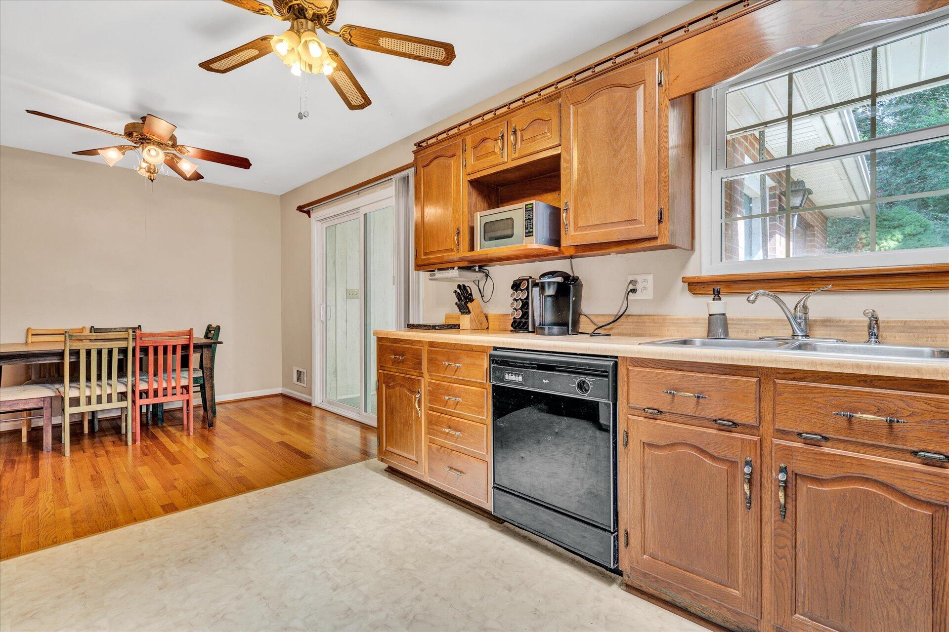 636 Timberidge Road Vinton, VA 24179 - Photo 10 of 24 10-DSC2078