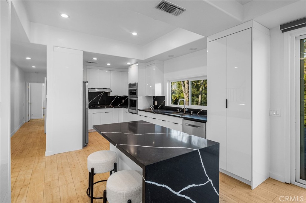 24929 Palmilla Drive Calabasas, CA 91302 - Photo 15 of 45