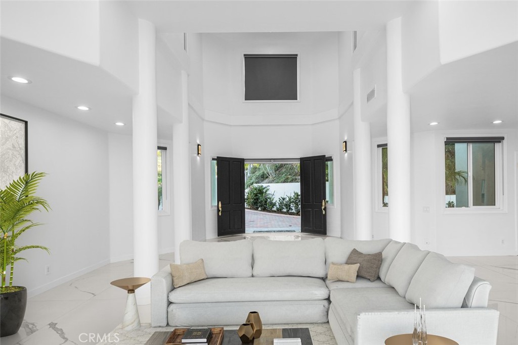 24929 Palmilla Drive Calabasas, CA 91302 - Photo 7 of 45