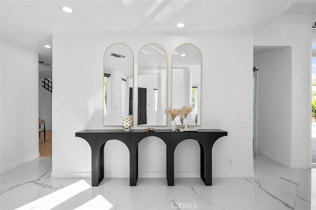 24929 Palmilla Drive Calabasas, CA 91302 - Photo 9 of 45