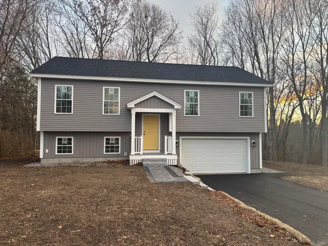 $649,900 | 15 Bartlett Street, Epping, NH 03042