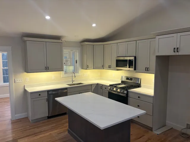 $649,900 | 15 Bartlett Street, Epping, NH 03042