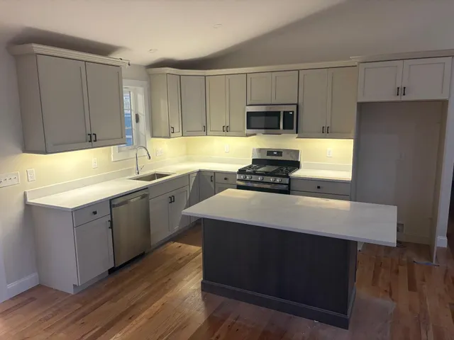 $649,900 | 15 Bartlett Street, Epping, NH 03042