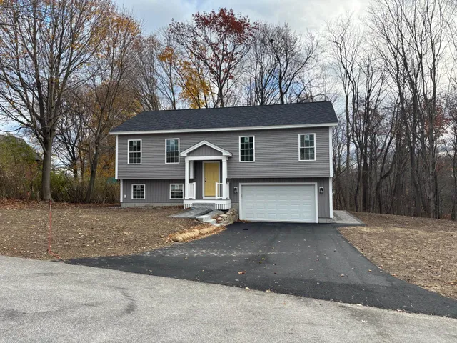 $649,900 | 15 Bartlett Street, Epping, NH 03042