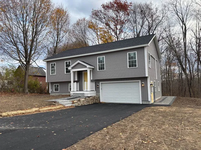 $649,900 | 15 Bartlett Street, Epping, NH 03042