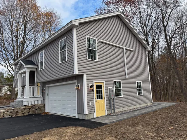 $649,900 | 15 Bartlett Street, Epping, NH 03042