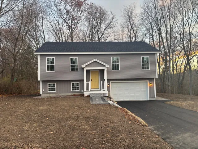 $649,900 | 15 Bartlett Street, Epping, NH 03042