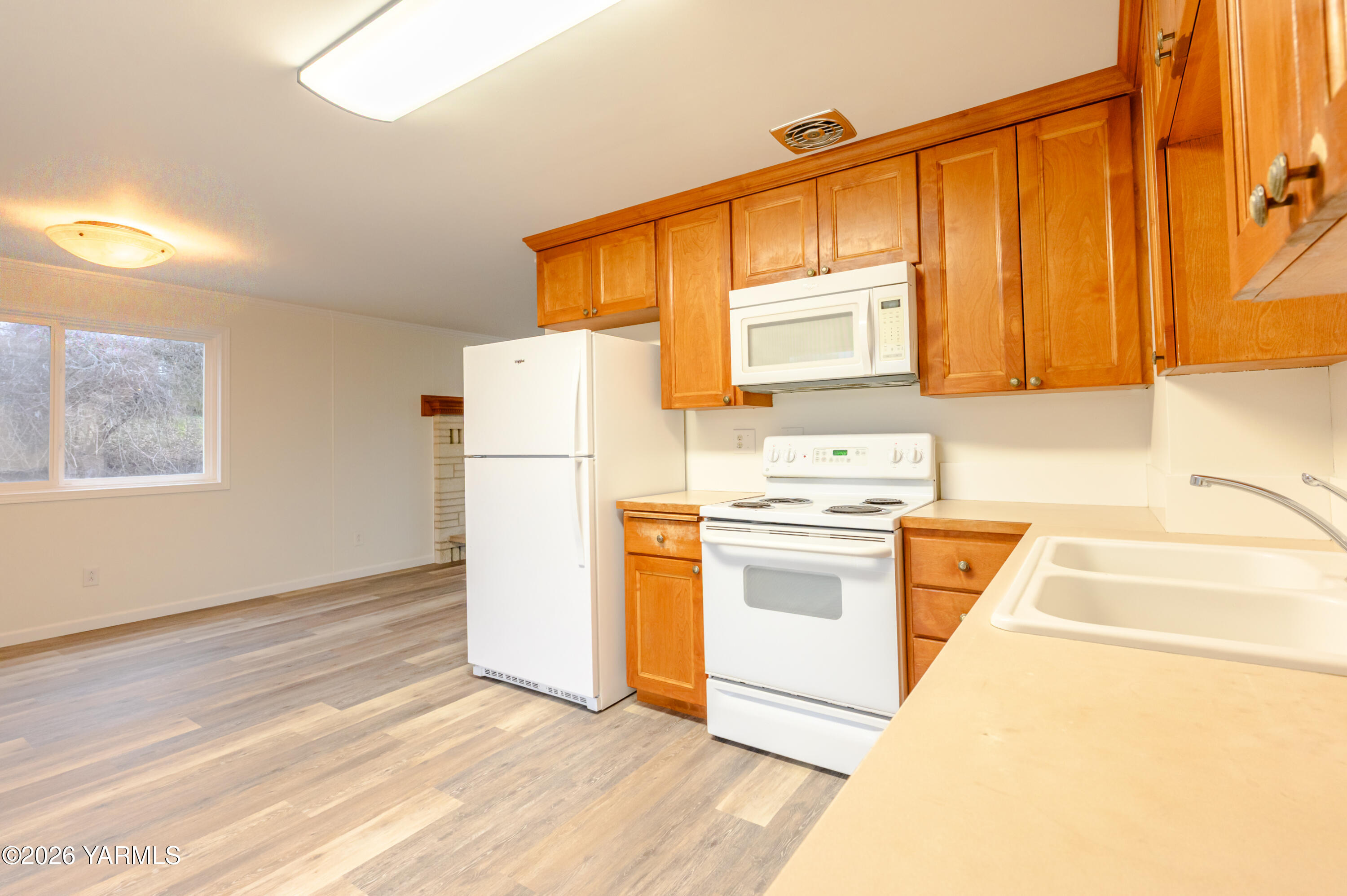 216 North 65th Place Yakima, WA 98908 - Photo 16 of 40 14. Kitchen (3)