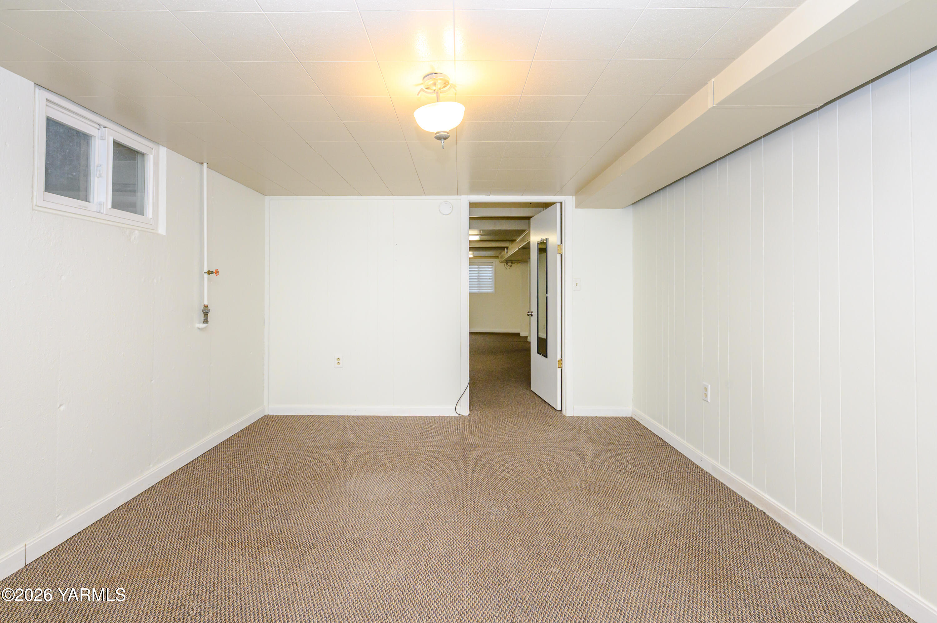 216 North 65th Place Yakima, WA 98908 - Photo 25 of 40 21. Roomdownstairs (2)