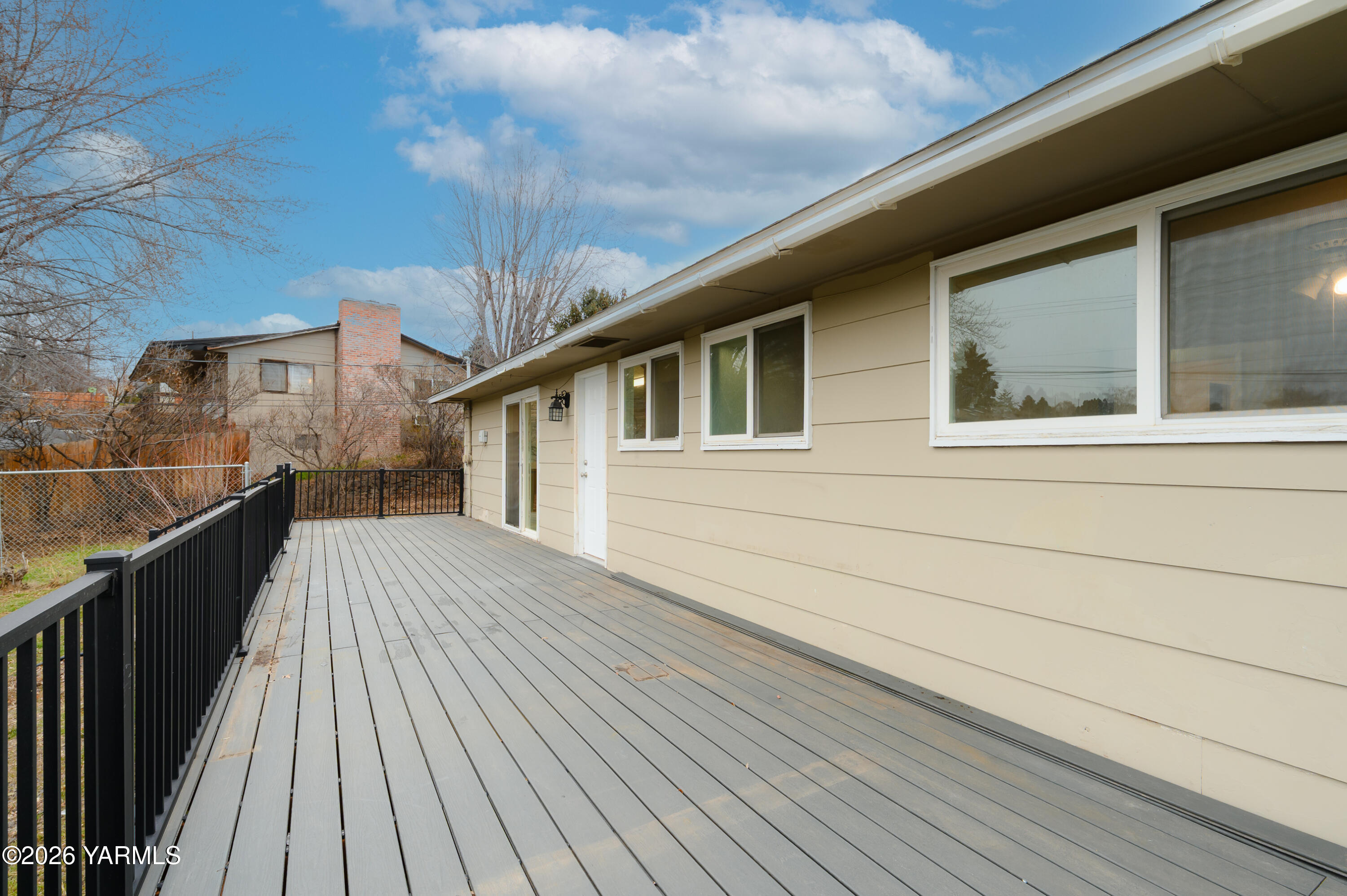 216 North 65th Place Yakima, WA 98908 - Photo 31 of 40 24. Deck (1)