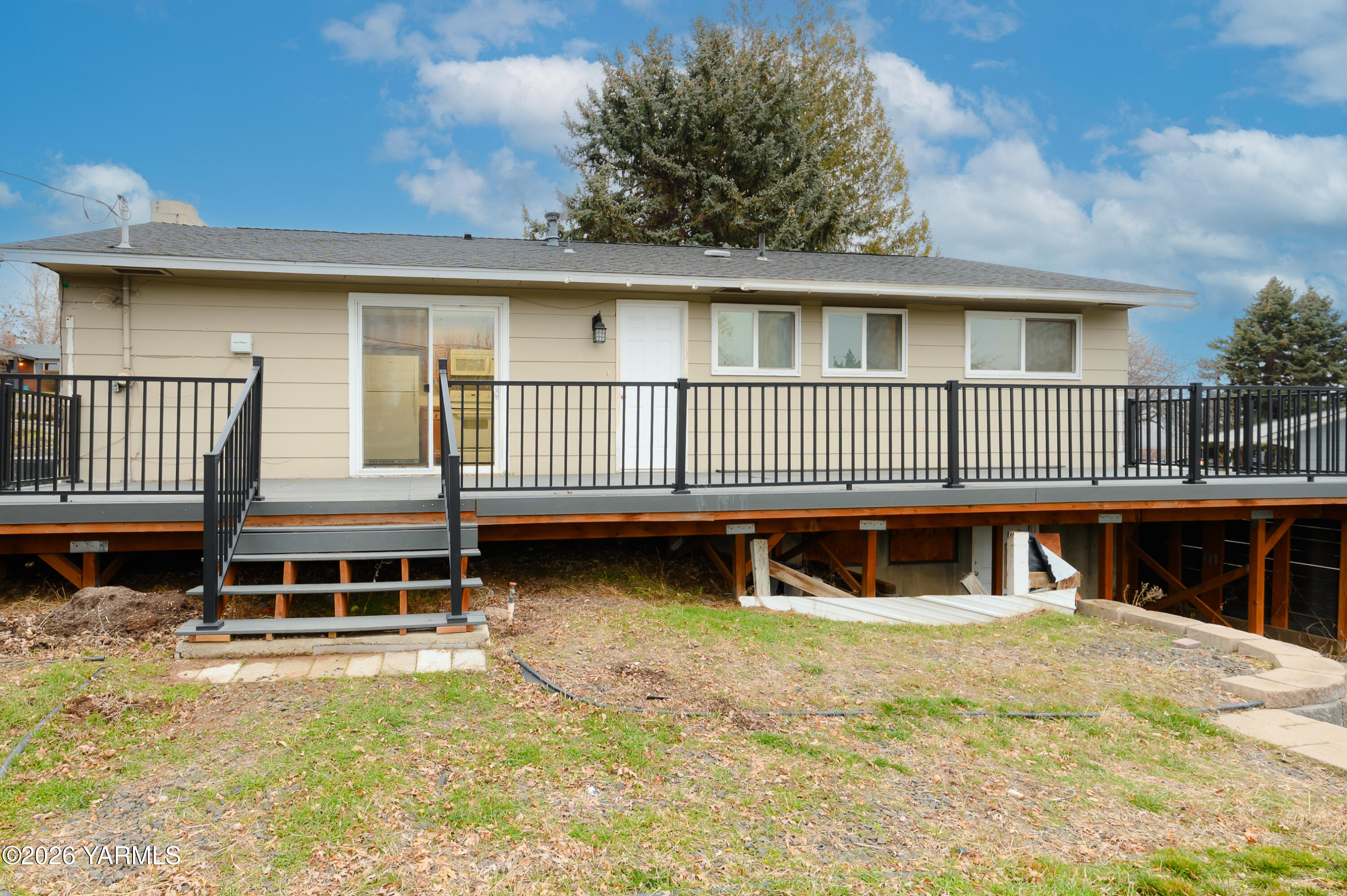 216 North 65th Place Yakima, WA 98908 - Photo 33 of 40 25.Backexterior