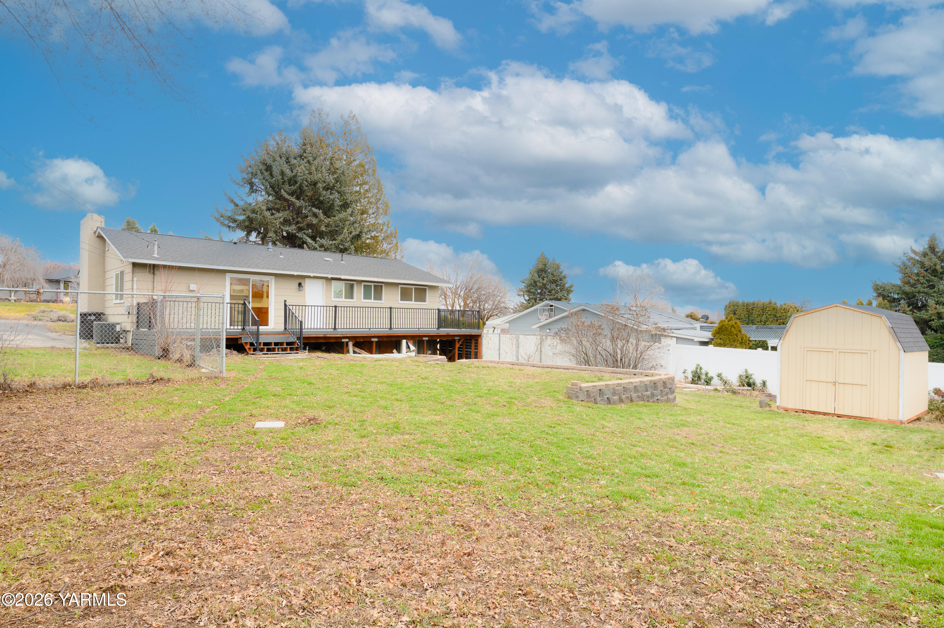 216 North 65th Place Yakima, WA 98908 - Photo 35 of 40 27. Backyard (1)
