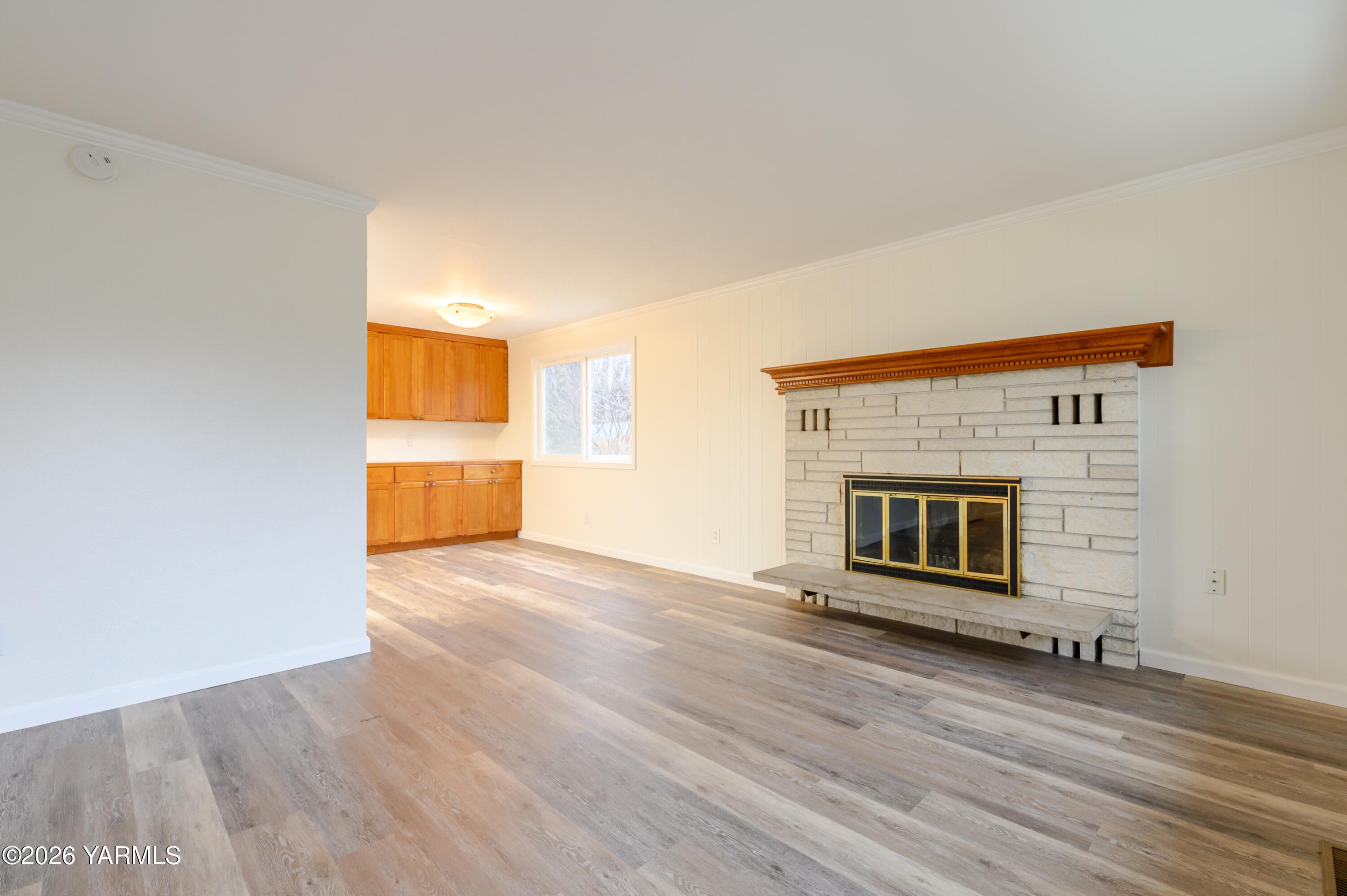 216 North 65th Place Yakima, WA 98908 - Photo 8 of 40 9. Livingroom
