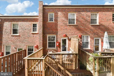 $365,000 | 1401 South Barton Street, Unit 231, Arlington, VA 22204