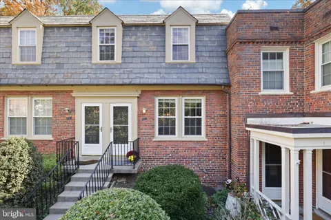 $365,000 | 1401 South Barton Street, Unit 231, Arlington, VA 22204