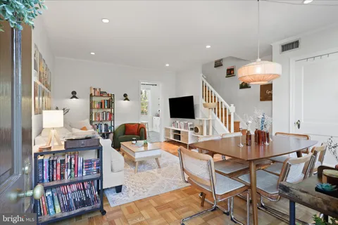 $365,000 | 1401 South Barton Street, Unit 231, Arlington, VA 22204