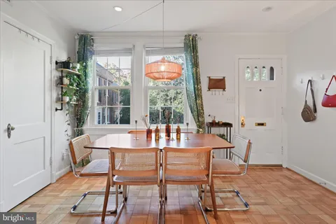 $365,000 | 1401 South Barton Street, Unit 231, Arlington, VA 22204