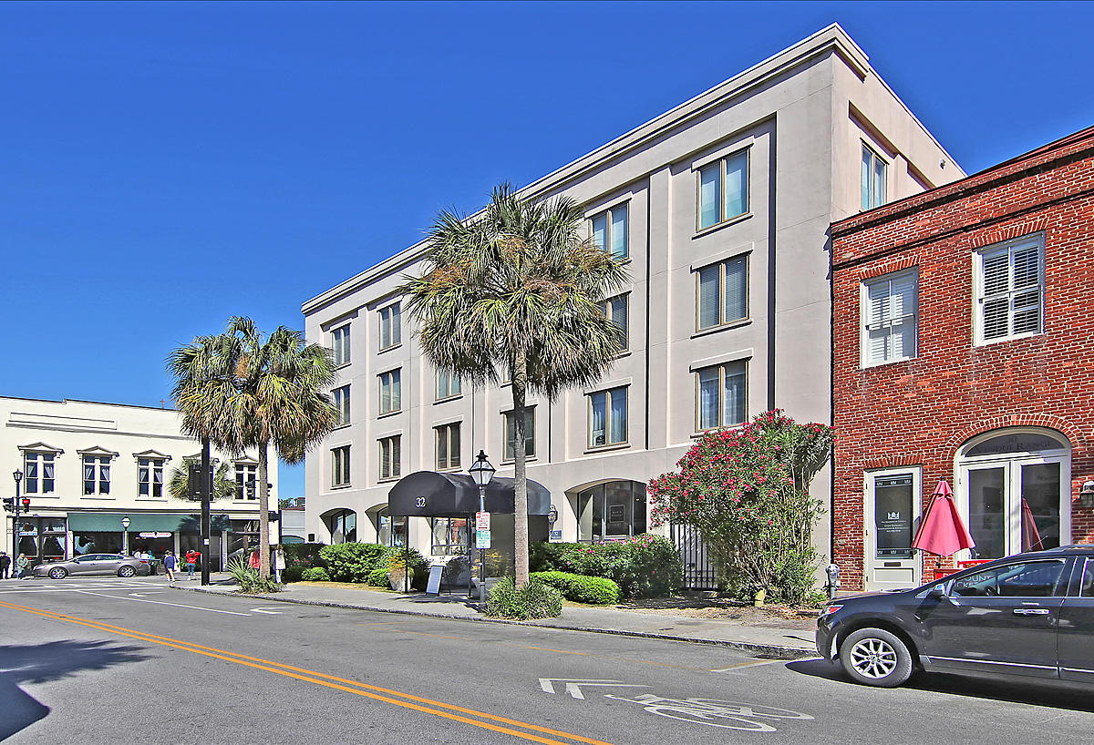 32 Vendue Range, Unit 302 Charleston, SC 29401 - Photo 3 of 50 CREM_32 Vendue Range, unit 302_051