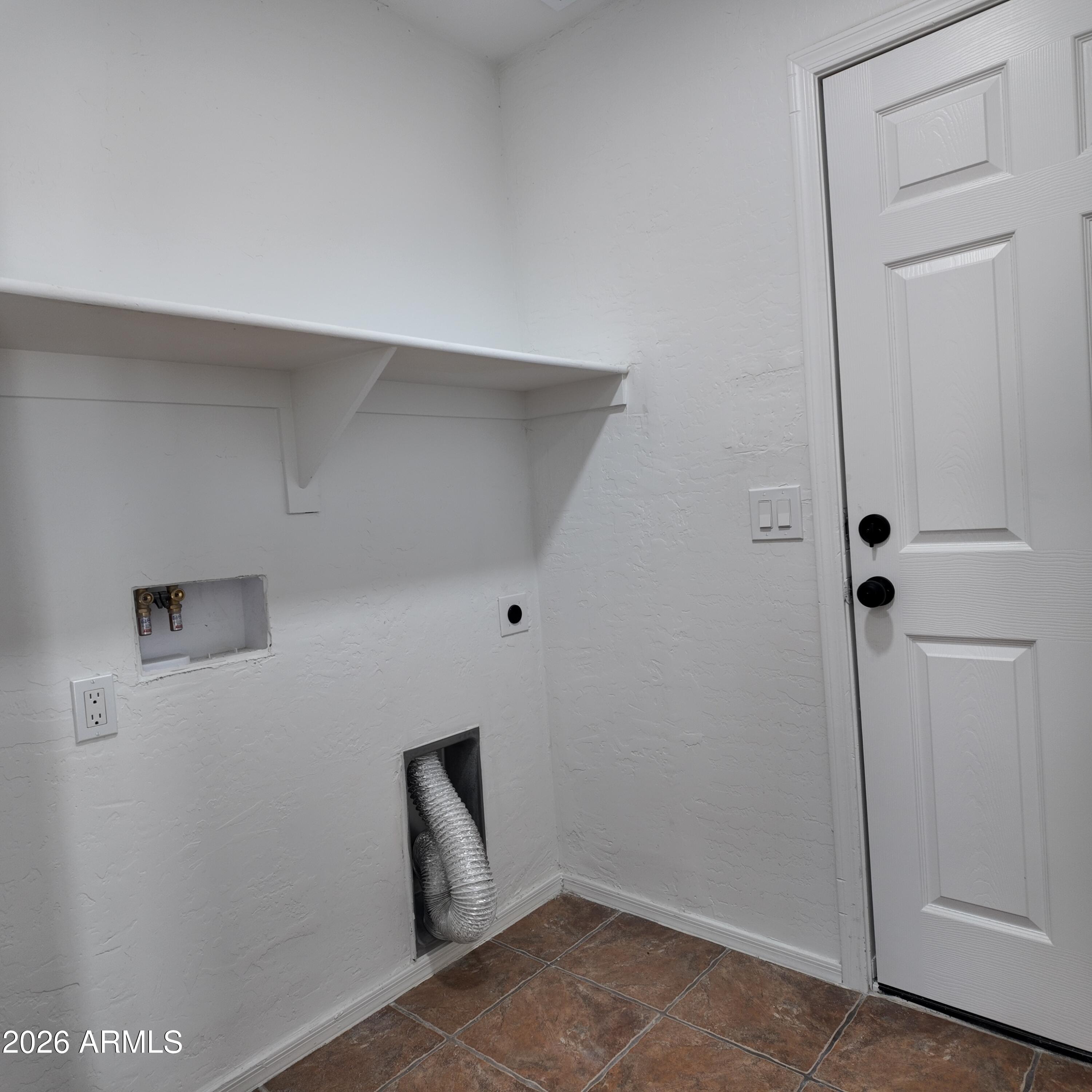 1522 East Chambers Street Phoenix, AZ 85040 - Photo 18 of 29 a view of an empty room