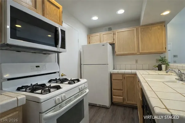 $1,395 | 7570 West Flamingo Road, Unit 209, Las Vegas, NV 89147