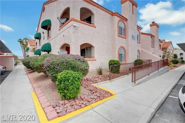 $1,395 | 7570 West Flamingo Road, Unit 209, Las Vegas, NV 89147