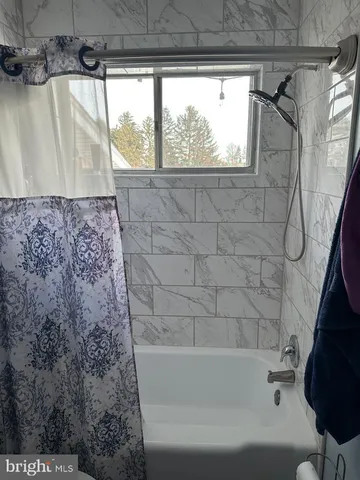 $245,000 | 2005 Sandalwood Court, York, PA 17404