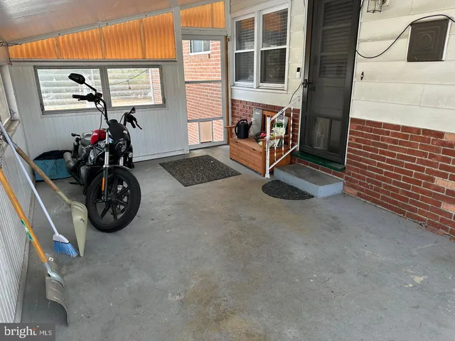 $245,000 | 2005 Sandalwood Court, York, PA 17404