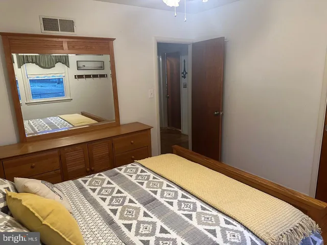 $245,000 | 2005 Sandalwood Court, York, PA 17404