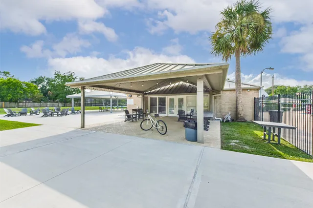 $570,000 | 11814 Drexelbrook Drive, Houston, TX 77077