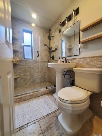 $3,200 | 1 Jefferson Avenue, Unit K4, Rockville Centre, NY 11570