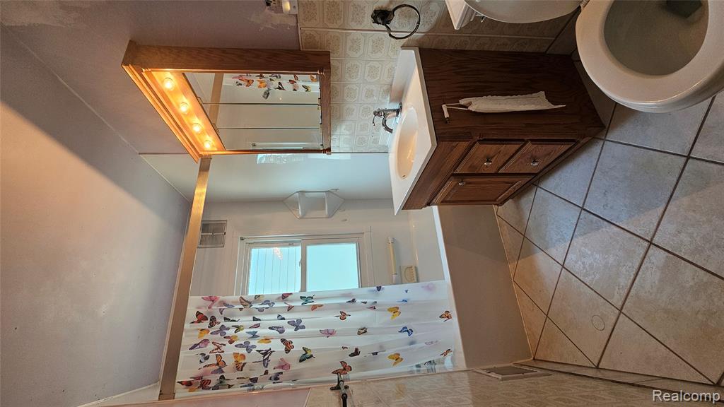 211 Starr Avenue Pontiac, MI 48341 - Photo 17 of 33