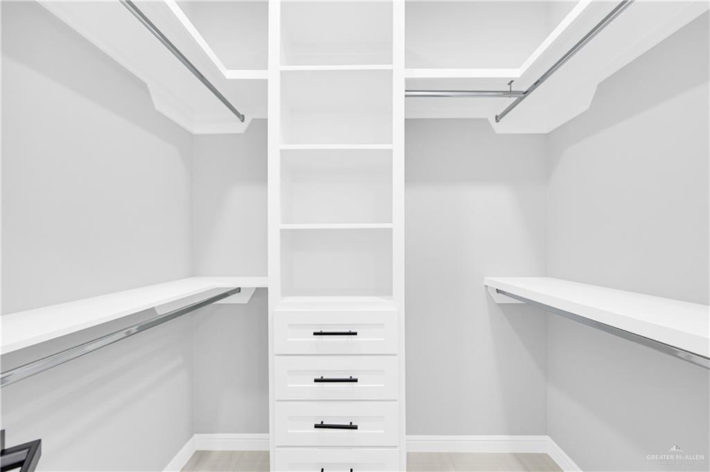 905 Magnolia Street Mission, TX 78573 - Photo 11 of 29