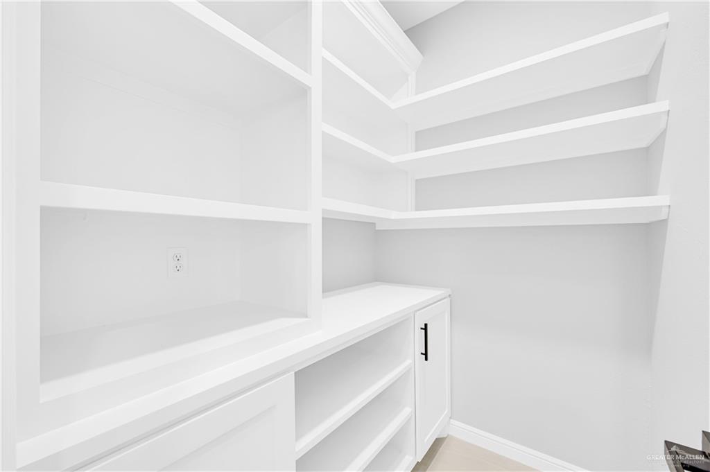 905 Magnolia Street Mission, TX 78573 - Photo 8 of 29