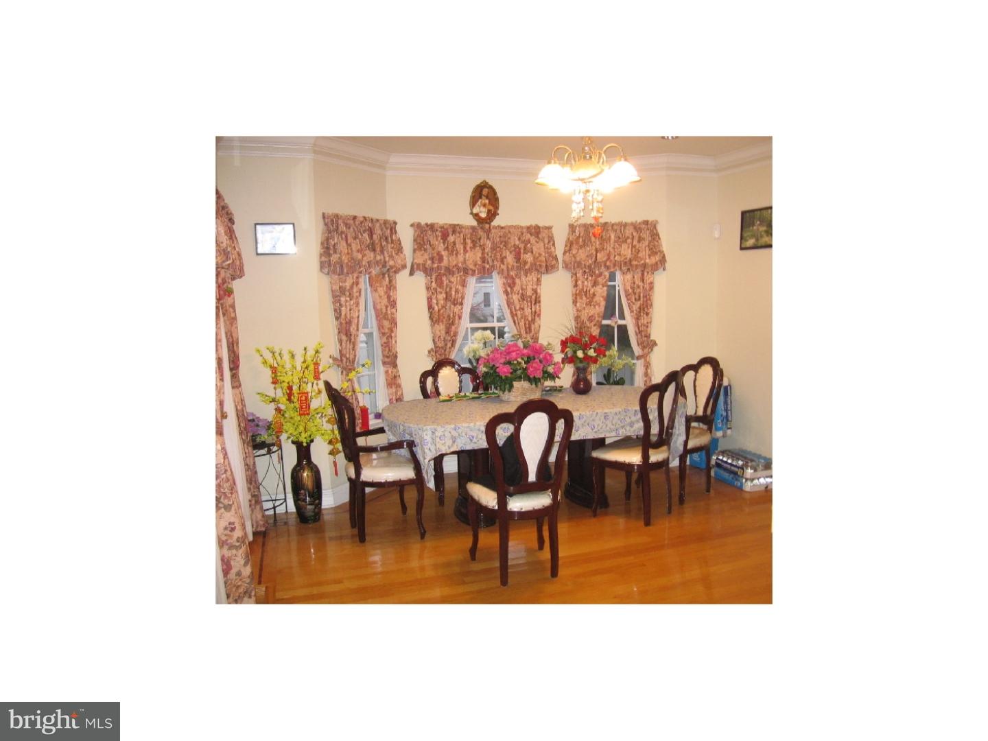 2735 Springhouse Road Philadelphia, PA 19114 - Photo 4 of 25 Dining Room