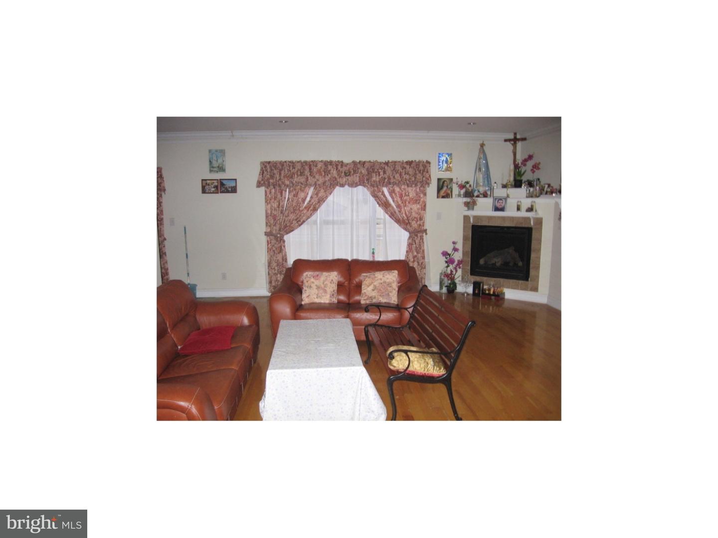 2735 Springhouse Road Philadelphia, PA 19114 - Photo 6 of 25 Great Room
