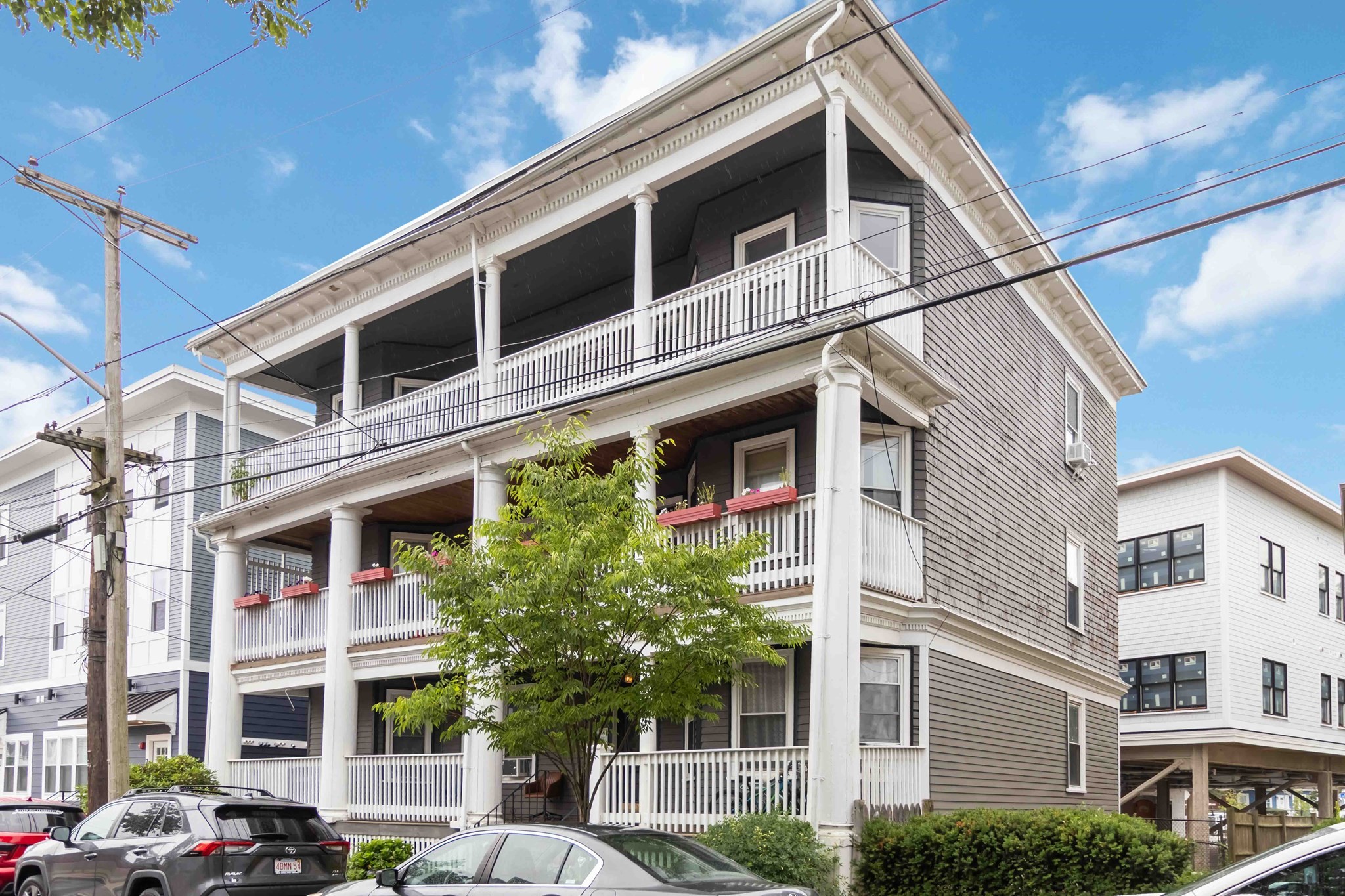 10 Beach Road, Unit 1 Winthrop, MA 02152 - Photo 1 of 19 Gallery Image 1