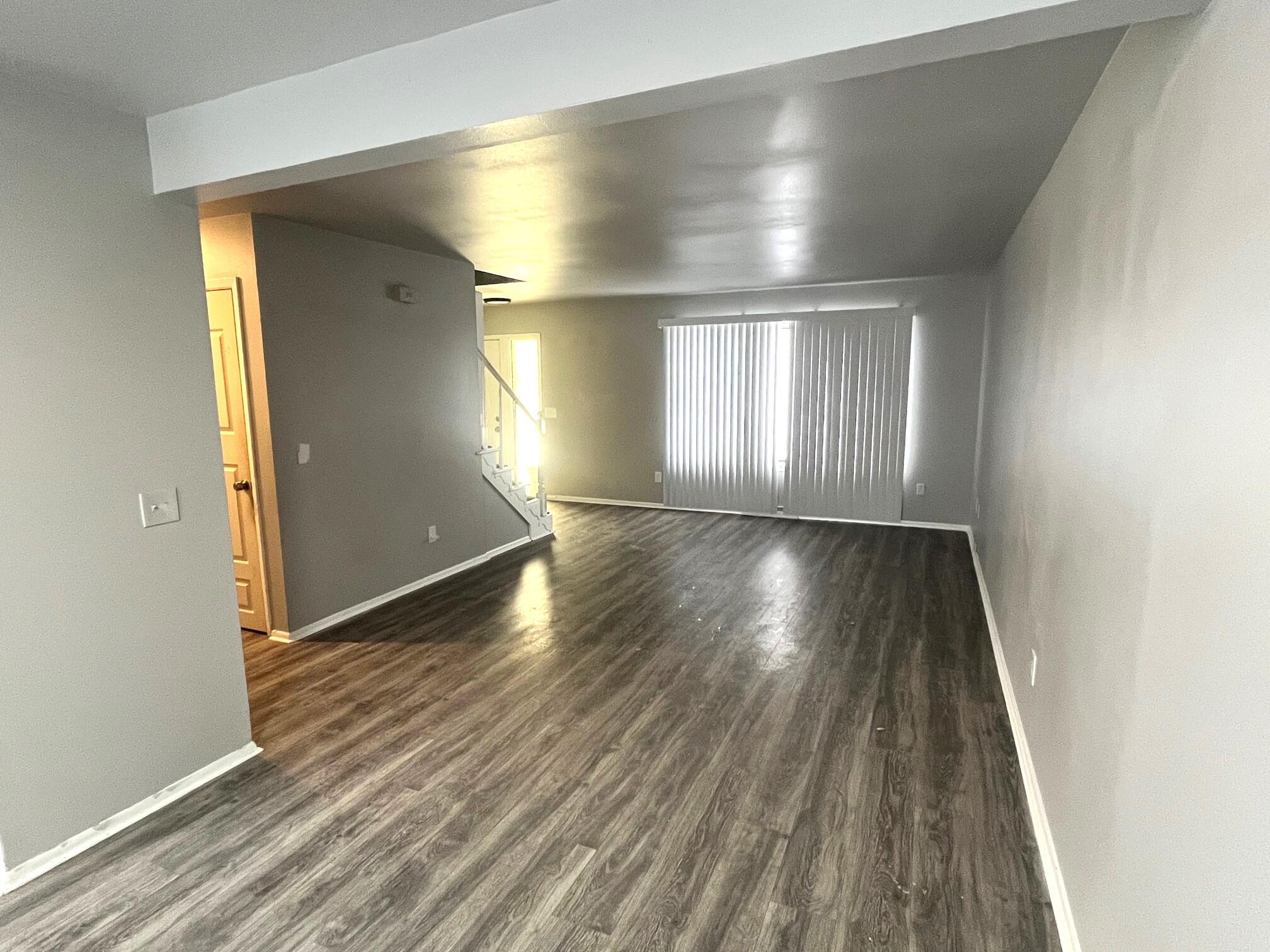 6077 West Calumet Road Milwaukee, WI 53223 - Photo 3 of 12 Living Room