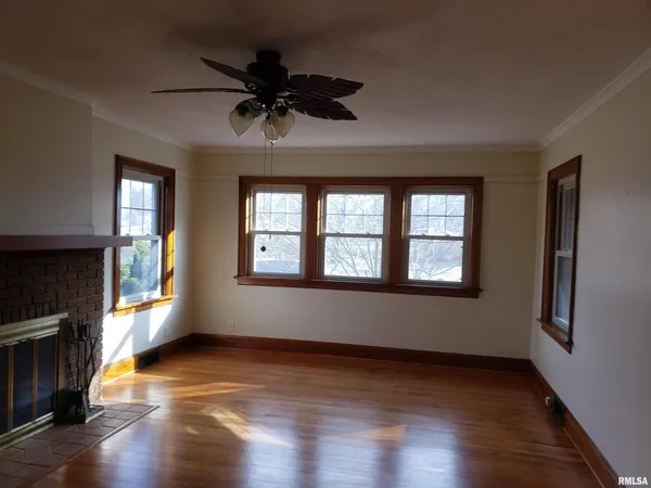 $299,000 | 8300 Highway 150, Coal Valley, IL 61240