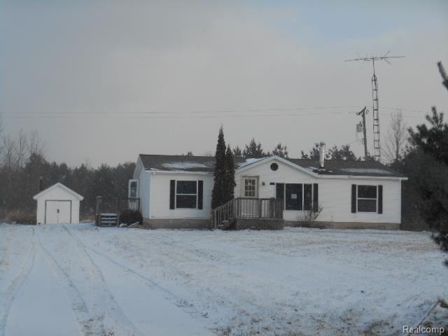 7779 Cribbins Road Croswell, MI 48422 - Photo 10 of 14 262-163963 - front2.jpg