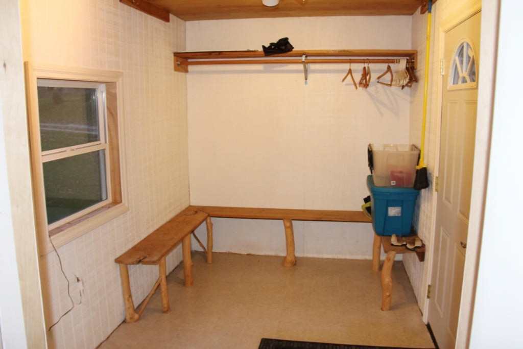 6205 Darby Road Saranac, MI 48881 - Photo 3 of 28 IMG_7657a