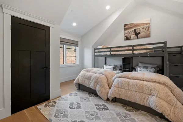 $4,295,000 | 16 Back Forty Road, Lincoln, NH 03251