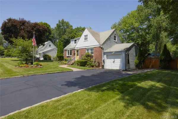 $719,000 | 67 Pearce Parkway, Pearl River, NY 10965