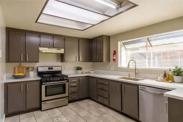 $329,000 | 632 Parkview Drive, Lake Elsinore, CA 92530