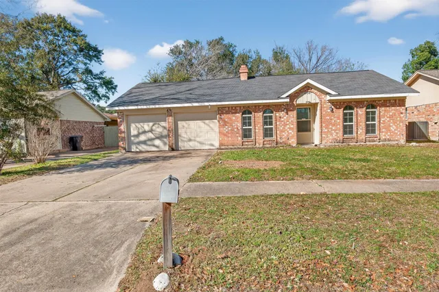 $1,500 | 406 Mistywood Drive, Houston, TX 77090