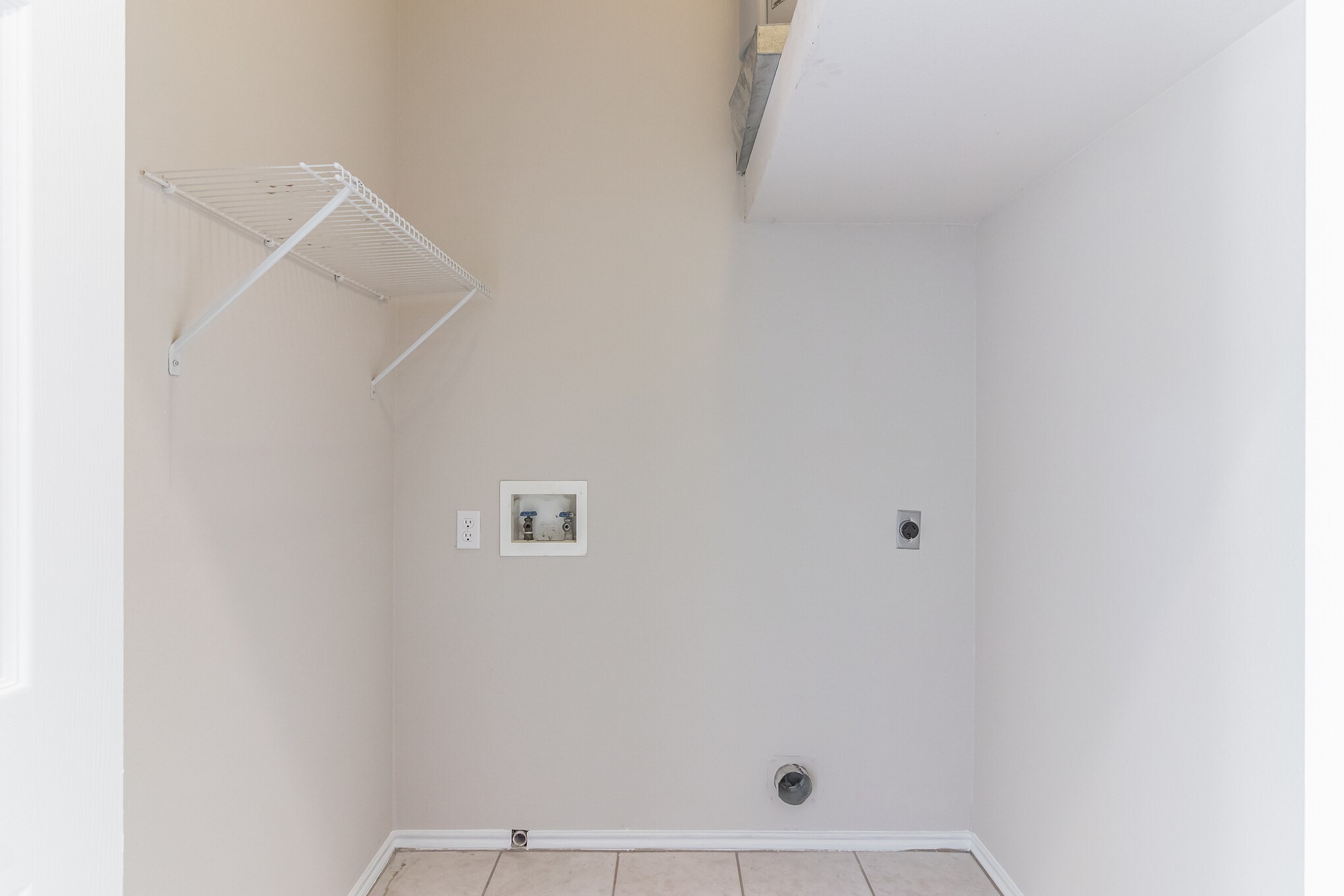 2918 Ranch Road 620 North, Unit 281 Austin, TX 78734 - Photo 22 of 32 a view of small space