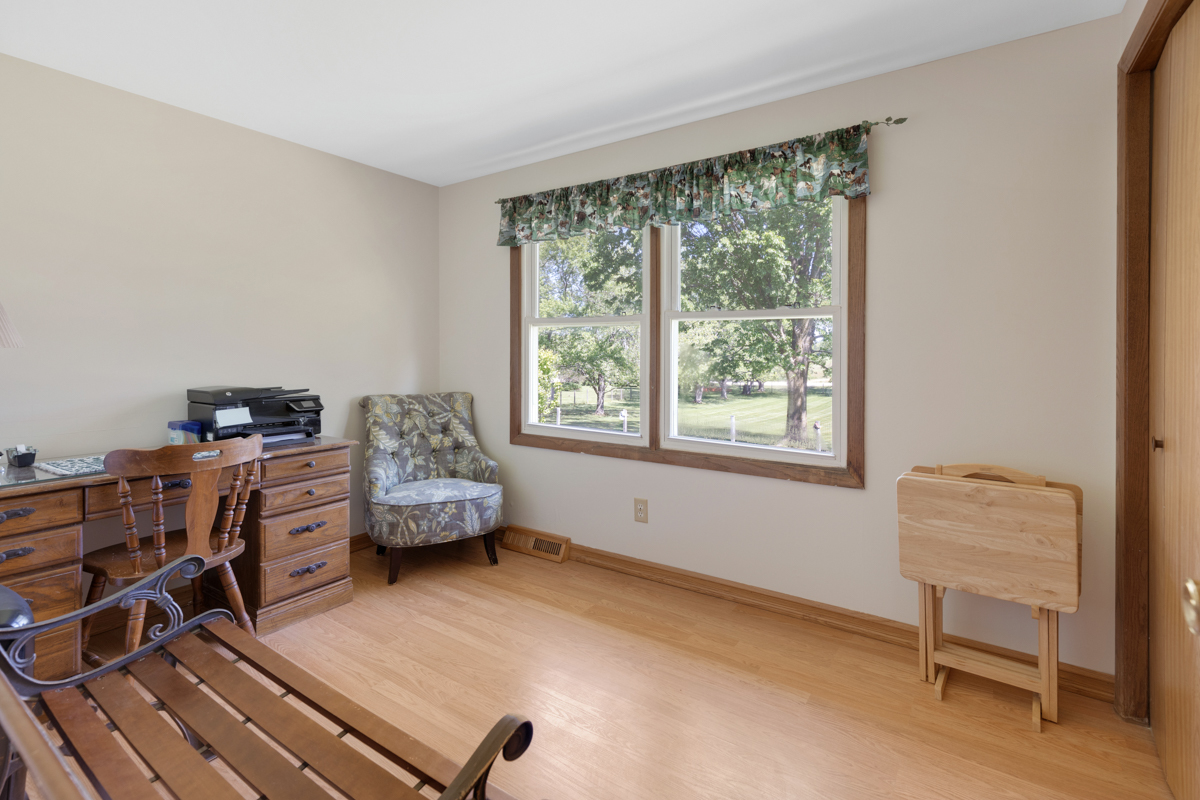 40W871 Lenz Road Elgin, IL 60124 - Photo 11 of 30