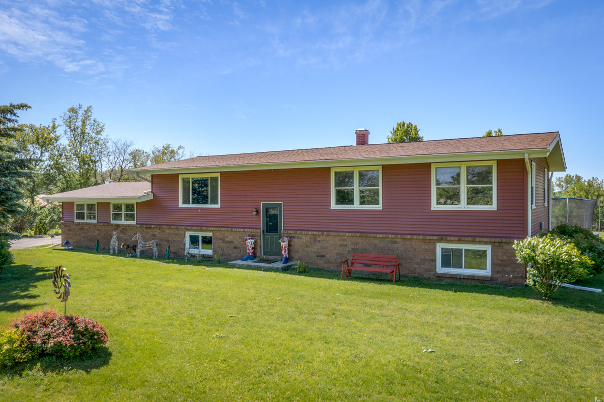 40W871 Lenz Road Elgin, IL 60124 - Photo 4 of 30